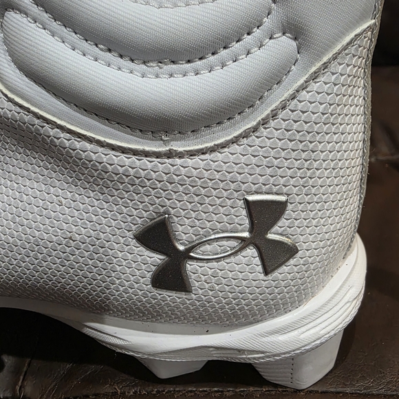 Under Armour White Football Cleats - Picture 3 of 7